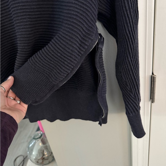 Flx sweater size medium - Picture 3 of 5